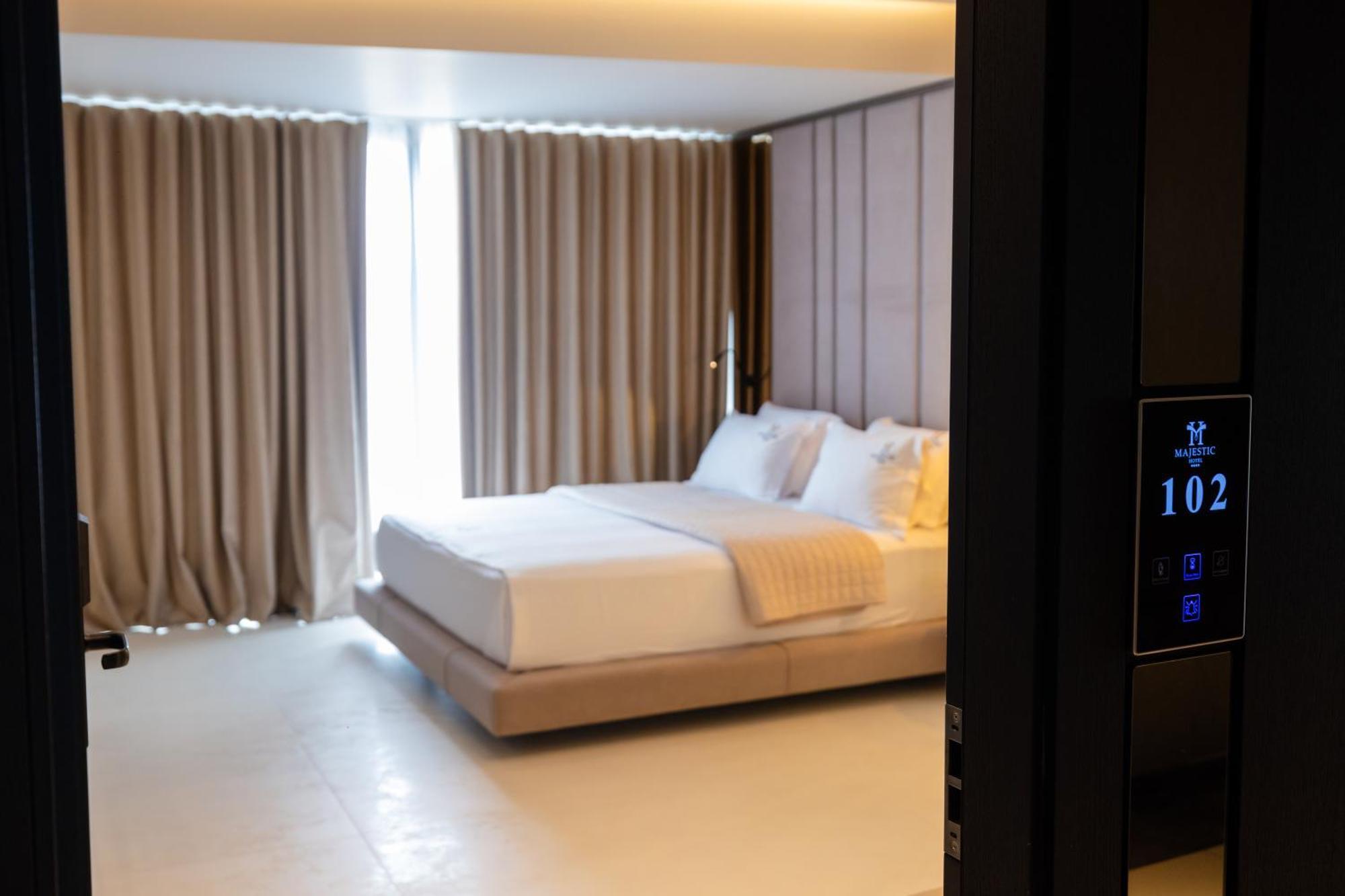 Hotel Majestic Радима Экстерьер фото